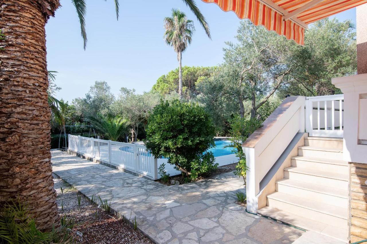 Beach Boy & Pool Girl Apartments Вир Екстер'єр фото