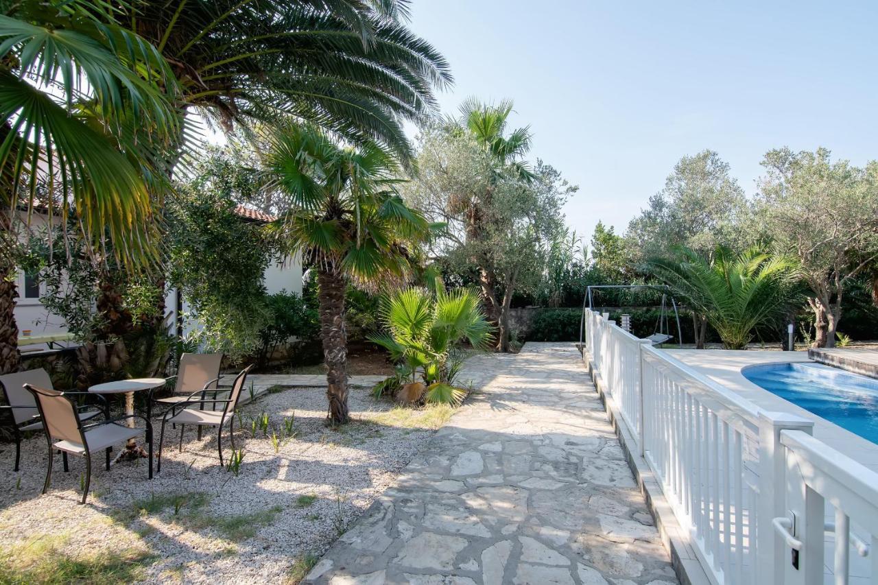 Beach Boy & Pool Girl Apartments Вир Екстер'єр фото