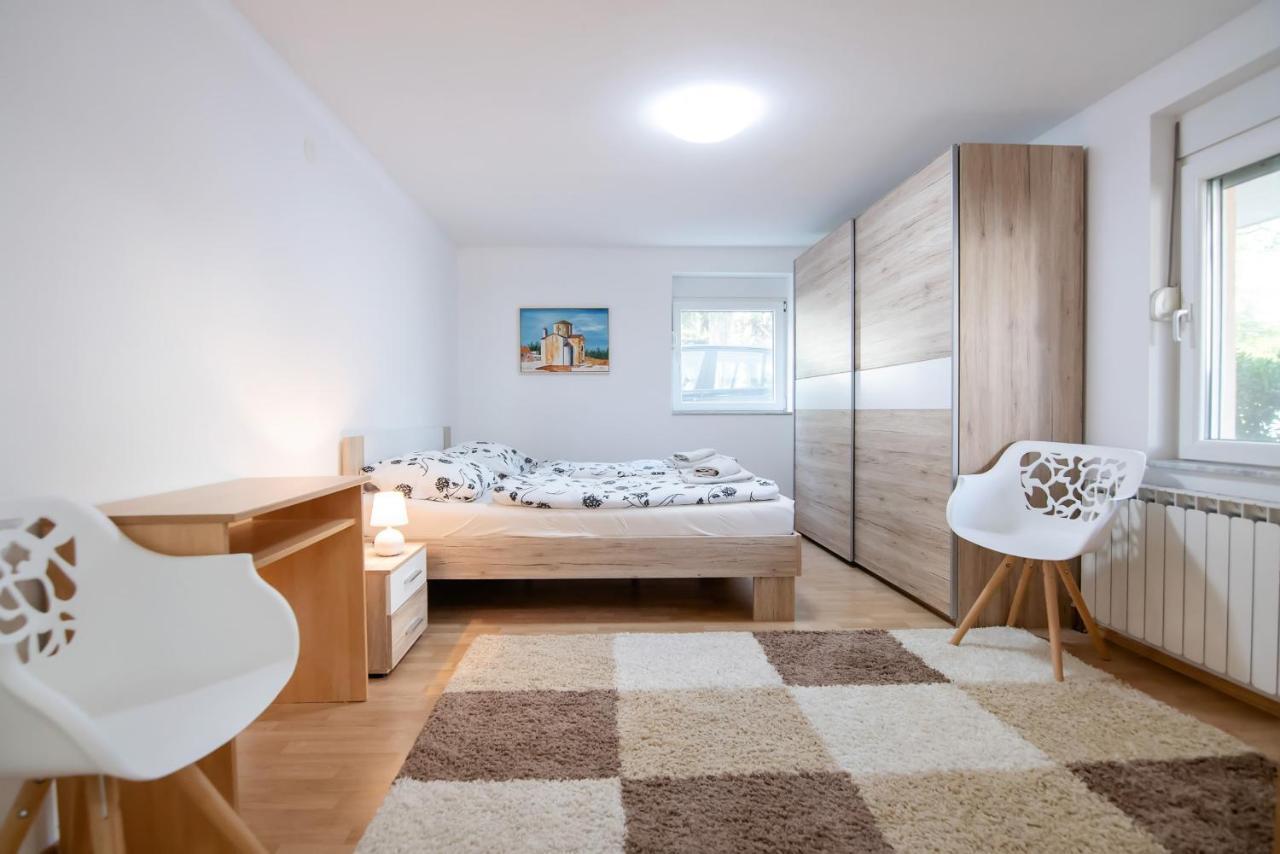 Beach Boy & Pool Girl Apartments Вир Номер фото